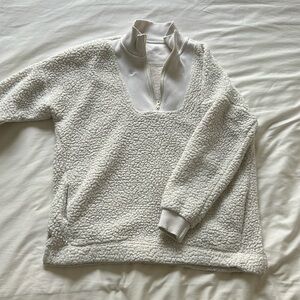 Aerie- White Sherpa